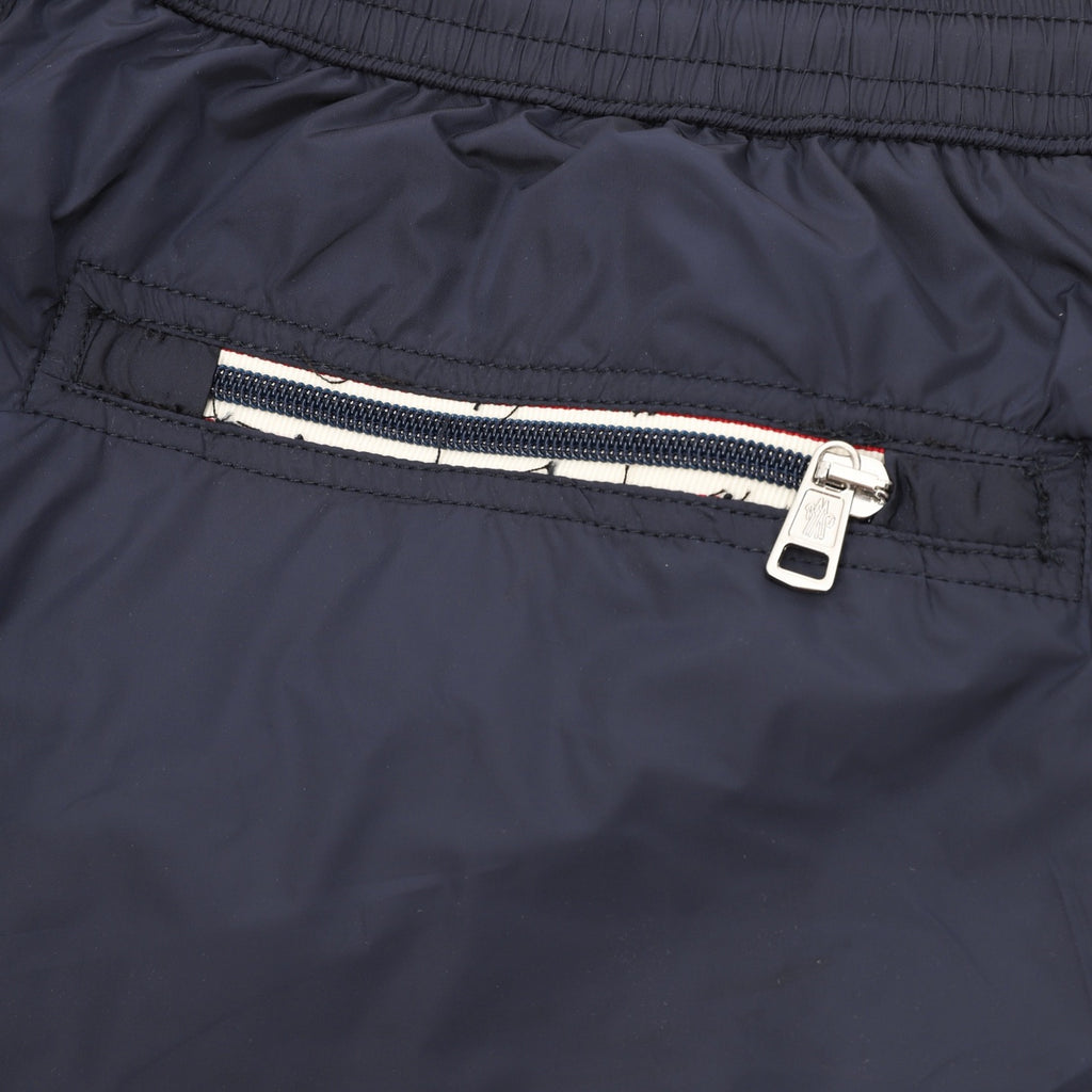 Moncler Embroidered Logo Short - view 9