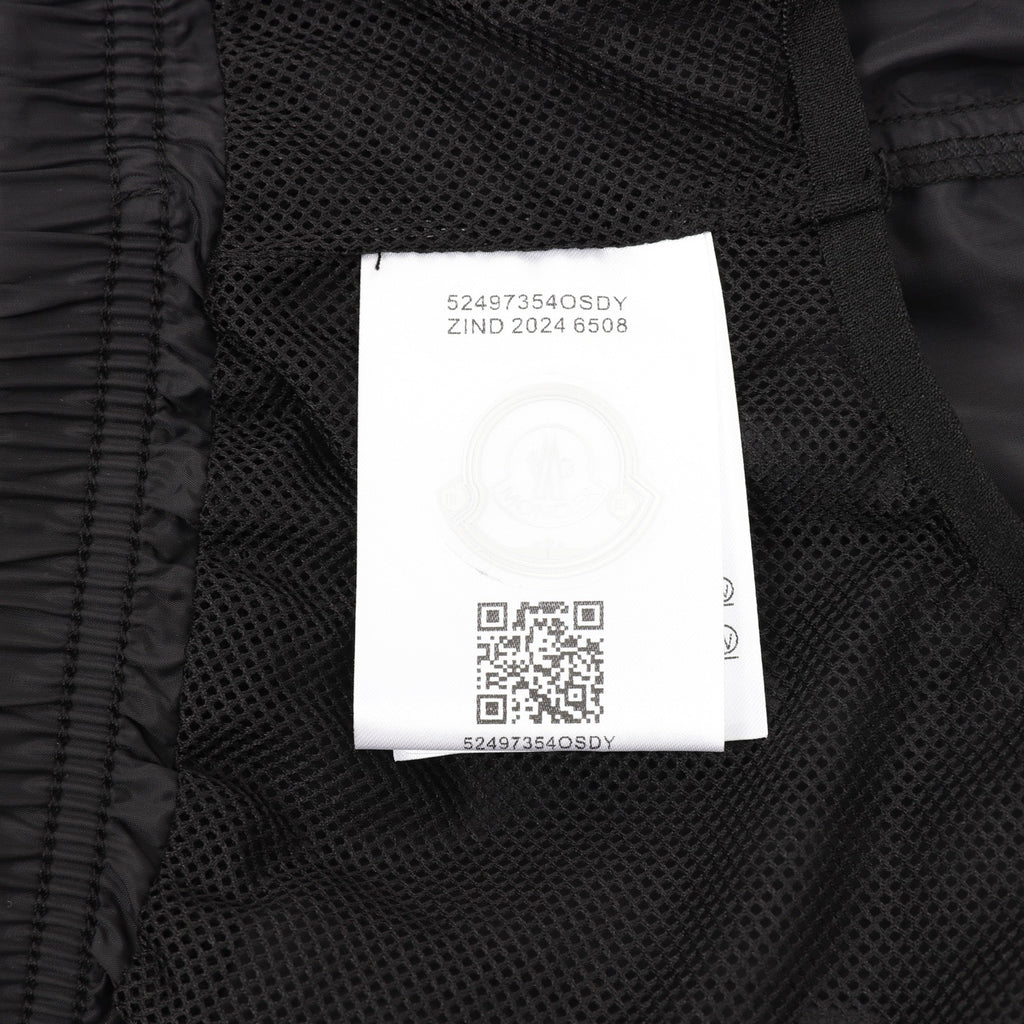 Moncler Logo Lightweight Short - White - view 9