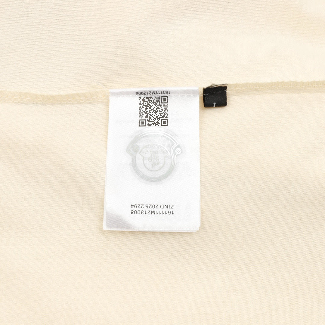 Moncler Graphic T-Shirt - view 9
